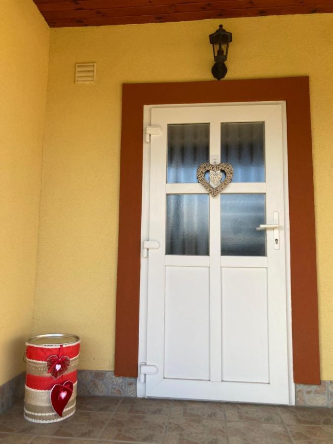 Tiszavirag Vendeghaz Apartment Tiszacsege Екстериор снимка