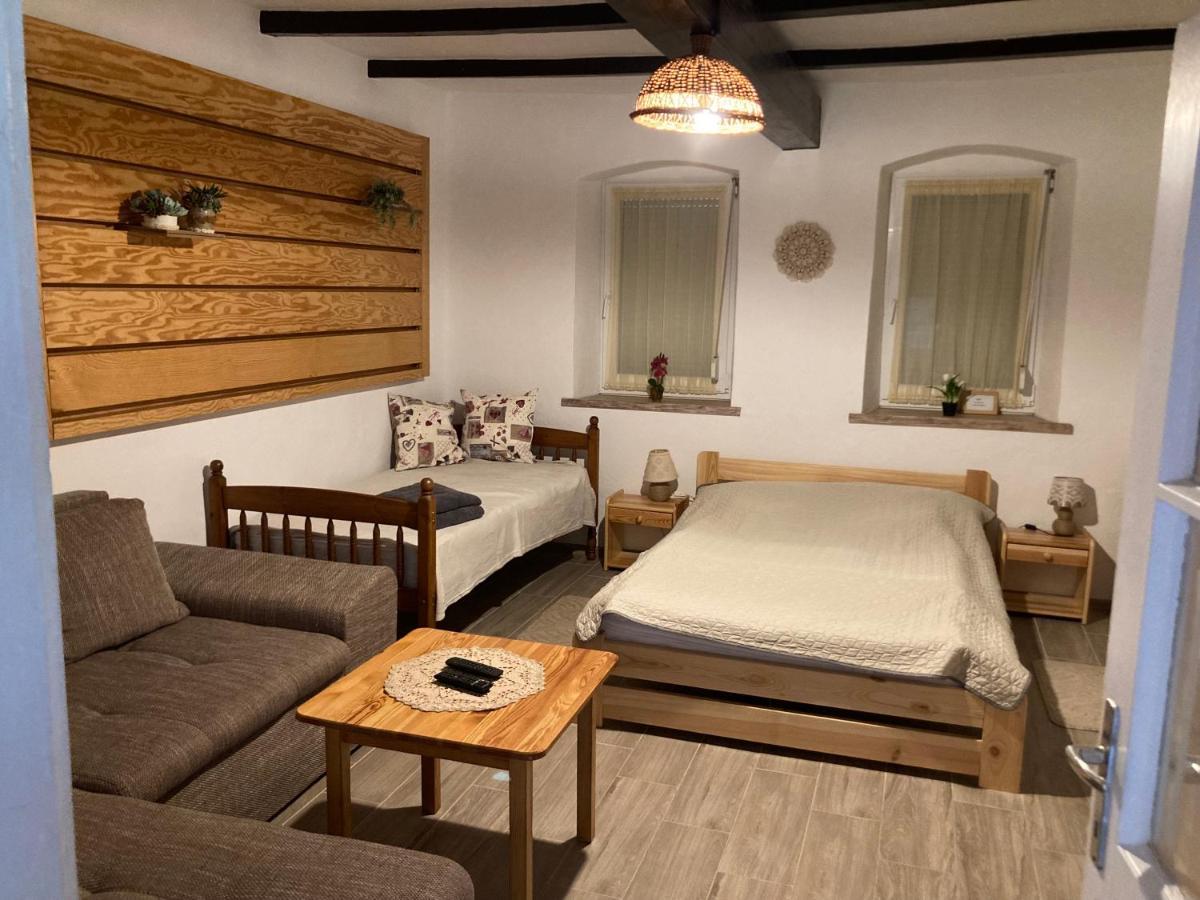 Tiszavirag Vendeghaz Apartment Tiszacsege Екстериор снимка
