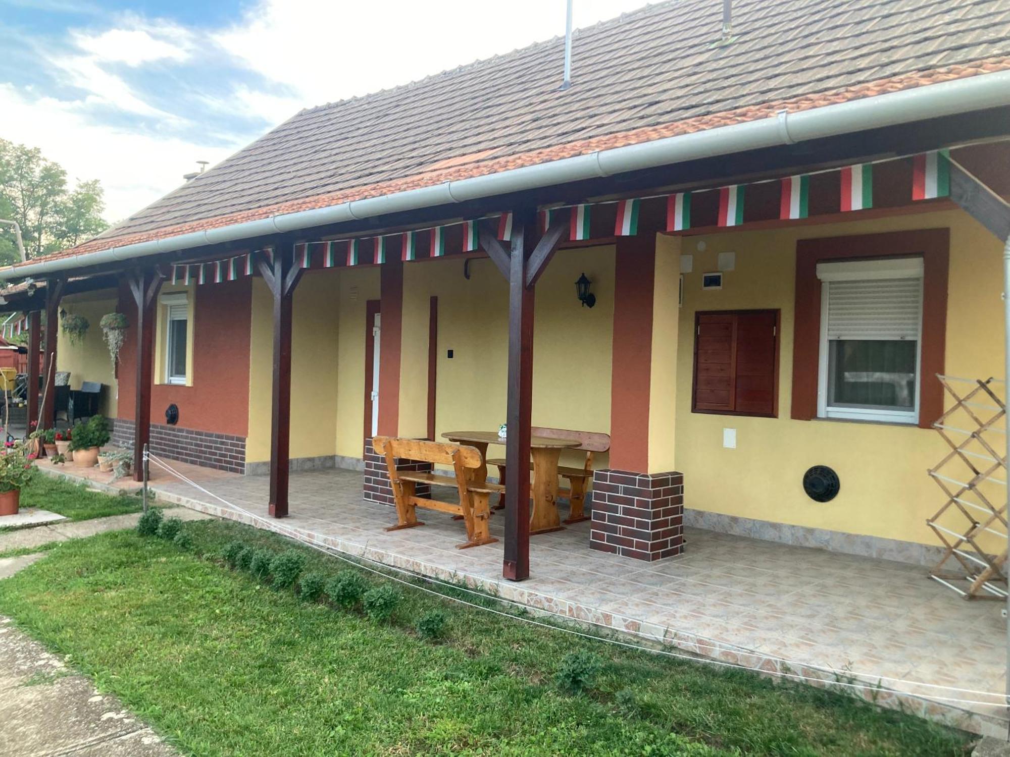 Tiszavirag Vendeghaz Apartment Tiszacsege Екстериор снимка